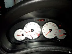 Gris / plata Usado 2001 Peugeot 206 Descapotable | 2990 € (Precio justo)