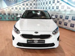 Blanco Usado 2019 Kia Ceed Berlina | 16.999 € (Un poco caro)