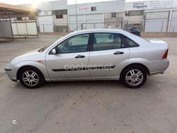 Gris / plata Usado 2001 Ford Focus Ghia Berlina | 2100 € (Precio justo)