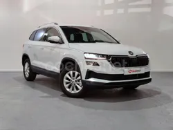 Blanco Usado 2023 Skoda Karoq Ambition SUV | 27.299 € (Un poco caro)
