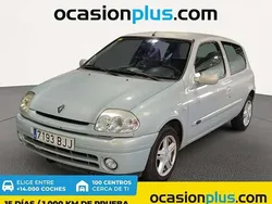 Plateado Usado 2001 Renault Clio II Utilitario | 900 € (Buen precio)