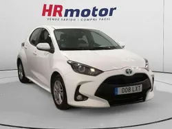 Blanco Usado 2022 Toyota Yaris Business Edition Utilitario | 16.990 € (Precio justo)