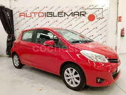 Rojo Usado 2014 Toyota Yaris Active Berlina | 7900 € (Caro)