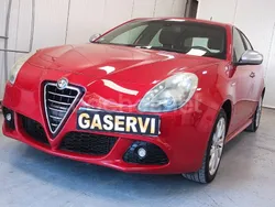 Rojo Usado 2012 Alfa Romeo Giulietta Progression Utilitario | 6999 € (Precio justo)