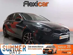 Gris Usado 2023 Kia Ceed GT-Line Berlina | 18.990 € (Precio justo)