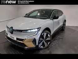 Gris Usado 2023 Renault Mégane Iconic Berlina | 32.644 € (Un poco caro)