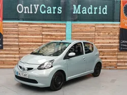Beige Usado 2007 Toyota Aygo Utilitario | 6290 € (Un poco caro)