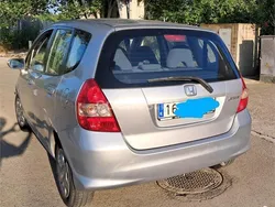Gris / plata Usado 2005 Honda Jazz LS Utilitario | 3200 €