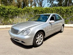 Gris / plata Usado 2000 Mercedes C240 Elegance Berlina | 3999 € (Buen precio)