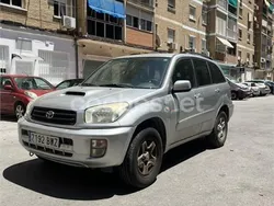 Gris / plata Usado 2002 Toyota RAV4 SUV | 4100 €