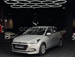 Gris / plata Usado 2018 Hyundai i20 Berlina | 9990 € (Precio justo)