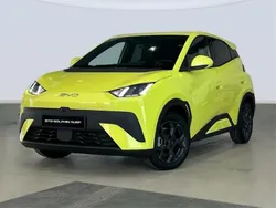 Lime green Nuevo 2024 BYD Dolphin Comfort Utilitario | 25.280 €