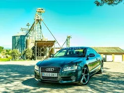 Gris / plata Usado 2009 Audi A5 Coupe | 8900 € (Buen precio)