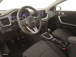Negro Usado 2024 Kia Ceed Berlina | 19.740 € (Precio justo)