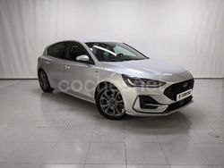 Gris / plata Usado 2024 Ford Focus ST-Line Berlina | 23.394 € (Precio justo)