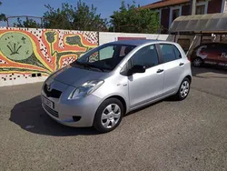 Plateado Usado 2006 Toyota Yaris Utilitario | 5990 € (Buen precio)