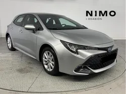Gris / plata Usado 2024 Toyota Corolla Active Berlina | 26.300 € (Un poco caro)