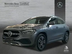 Gris / plata Usado 2021 Mercedes GLA180 SUV | 35.990 € (Caro)
