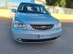 Gris / plata Usado 2006 Kia Carens EX Monovolumen | 4400 €