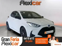 Blanco Usado 2022 Toyota Yaris Hybrid Style Berlina | 21.990 € (Precio justo)