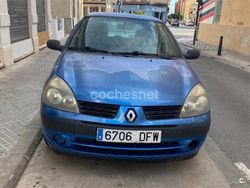 Azul Usado 2005 Renault Clio II Berlina | 2100 € (Buen precio)