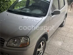 Gris / plata Usado 2002 Suzuki Ignis Utilitario | 2800 € (Buen precio)