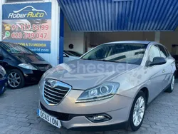 Gris / plata Usado 2012 Lancia Delta Gold Berlina | 4699 €