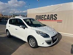 Blanco Usado 2011 Renault Scénic III Monovolumen | 5750 € (Precio justo)