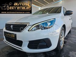 Blanco Usado 2019 Peugeot 308 Access Berlina | 9499 € (Precio justo)