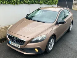 Marrón Usado 2014 Volvo V40 CC Momentum Familiar | 11.490 € (Precio justo)