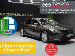 Marrón Usado 2021 Toyota Camry Luxury Berlina | 26.499 € (Un poco caro)