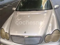 Gris / plata Usado 2003 Mercedes C220 Elegance Berlina | 2500 € (Buen precio)