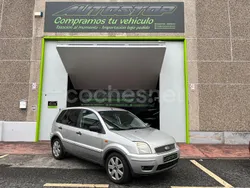 Gris / plata Usado 2005 Ford Fusion Berlina | 3990 € (Un poco caro)