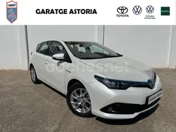 Blanco Usado 2016 Toyota Auris Hybrid Advance Berlina | 11.900 € (Precio justo)