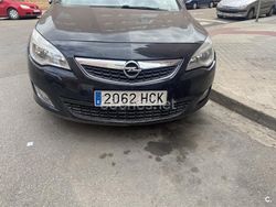 Negro Usado 2011 Opel Astra Selective Berlina | 4400 € (Precio justo)