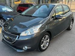 Gris Usado 2012 Peugeot 208 Allure Utilitario | 6750 € (Caro)