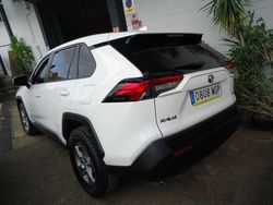 Blanco Usado 2023 Toyota RAV4 Hybrid Business Edition SUV | 32.900 € (Precio justo)
