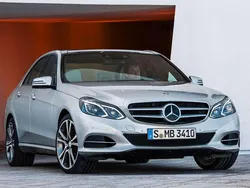 Negro Usado 2016 Mercedes E220 Berlina | 19.900 € (Precio justo)