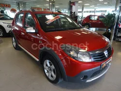 Granate Usado 2010 Dacia Sandero Stepway Utilitario | 7499 € (Caro)