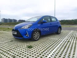 Azul Usado 2018 Toyota Yaris Hybrid Active Berlina | 16.000 € (Un poco caro)