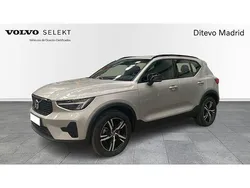 Gris Usado 2024 Volvo XC40 Plus SUV | 34.300 € (Precio justo)