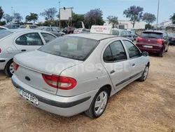 Gris / plata Usado 2002 Renault Mégane II Authentique Berlina | 2100 € (Un poco caro)