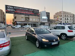 Azul Usado 2009 VW Golf VI Advance Berlina | 6999 € (Precio justo)