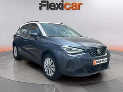 Gris Usado 2023 Seat Arona Style SUV | 14.990 €