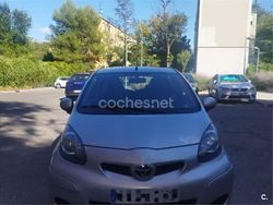 Gris / plata Usado 2010 Toyota Aygo Live Utilitario | 3700 € (Precio justo)