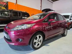 Granate Usado 2010 Ford Fiesta Trend Utilitario | 6490 € (Caro)