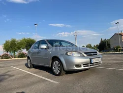 Gris / plata Usado 2010 Chevrolet Lacetti SE Berlina | 4350 € (Precio justo)