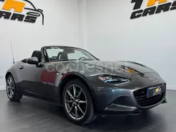 Gris / plata Usado 2023 Mazda MX5 Exclusive-Line Descapotable | 29.500 € (Buen precio)