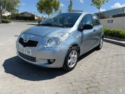 Gris / plata Usado 2007 Toyota Yaris Luna Berlina | 4500 € (Un poco caro)