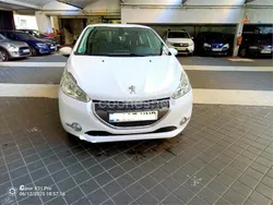 Blanco Usado 2012 Peugeot 208 Allure Utilitario | 5900 € (Precio justo)